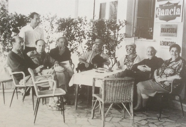 Anni '60 da sn Ugo Guidi, Ernesto Ulivi (in piedi), Ernesto Treccani, Giannetto Mannucci, Achille Funi, Margherita sorella di Funi, Umberto Vittorini con  moglie 