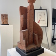 Figura in ambiente, 1966, terracotta colorata